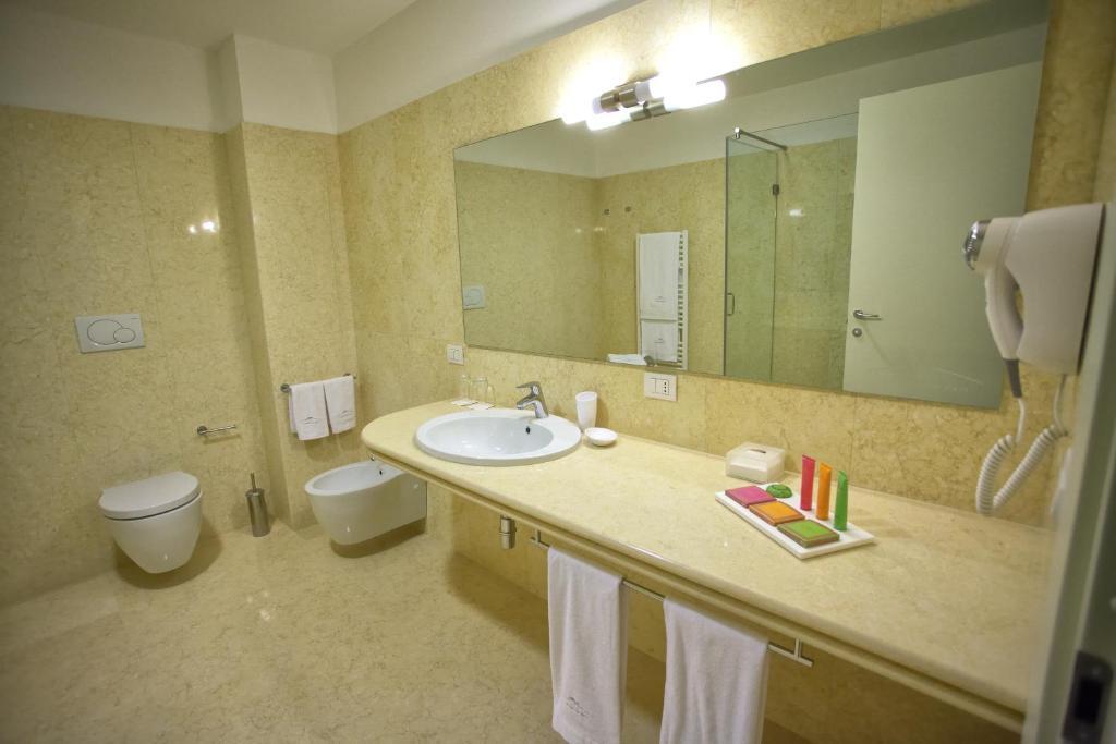 La Dimora Del Baco Hotel LʼAquila Стая снимка